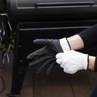 Box mit 50 Pit Boss Einweg-Nitrilhandschuhen + 2 hitzebeständige Baumwoll-Grillhandschuhe