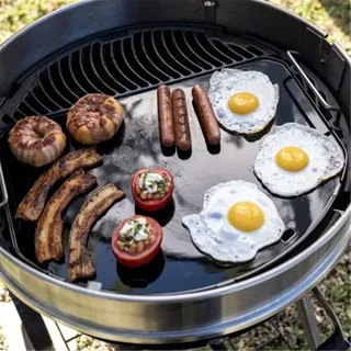 Barbacoa carbón Napoleon Kettle PRO Phantom Ø57 cm negro mate con plancha