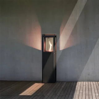 Estufa exterior de pellets FARO QUBE Negro Mate diseño contemporáneo terraza jardín