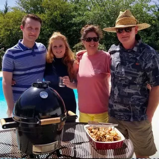 Mini Barbacoa Kamado Hierro Fundido Goldens Little Brother 36 cm - Edición Compacta