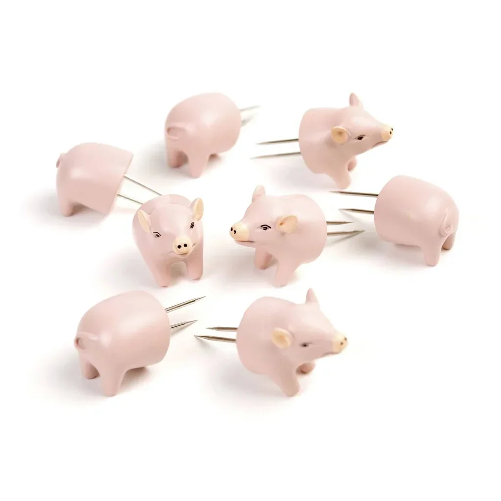 Polyresin corn cob holders for pigs set of 4