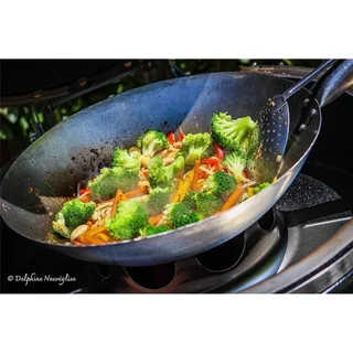 Wok de acero profesional Monolith kamado alto rendimiento